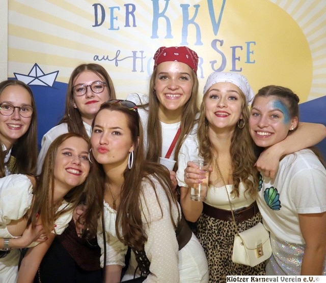 KKV-FB1-2223-232.jpg